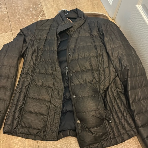 Women’s medium puffer purchased from Macys - Picture 1 of 1